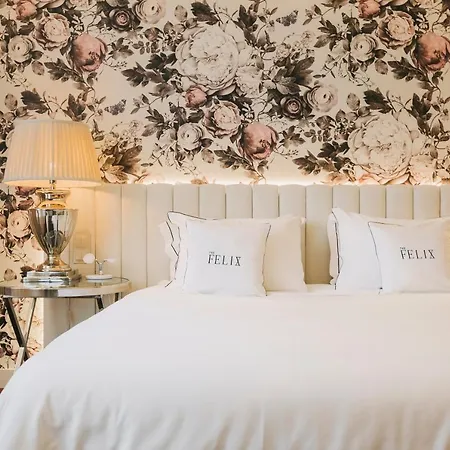 The Felix 10 Bed & Breakfast *